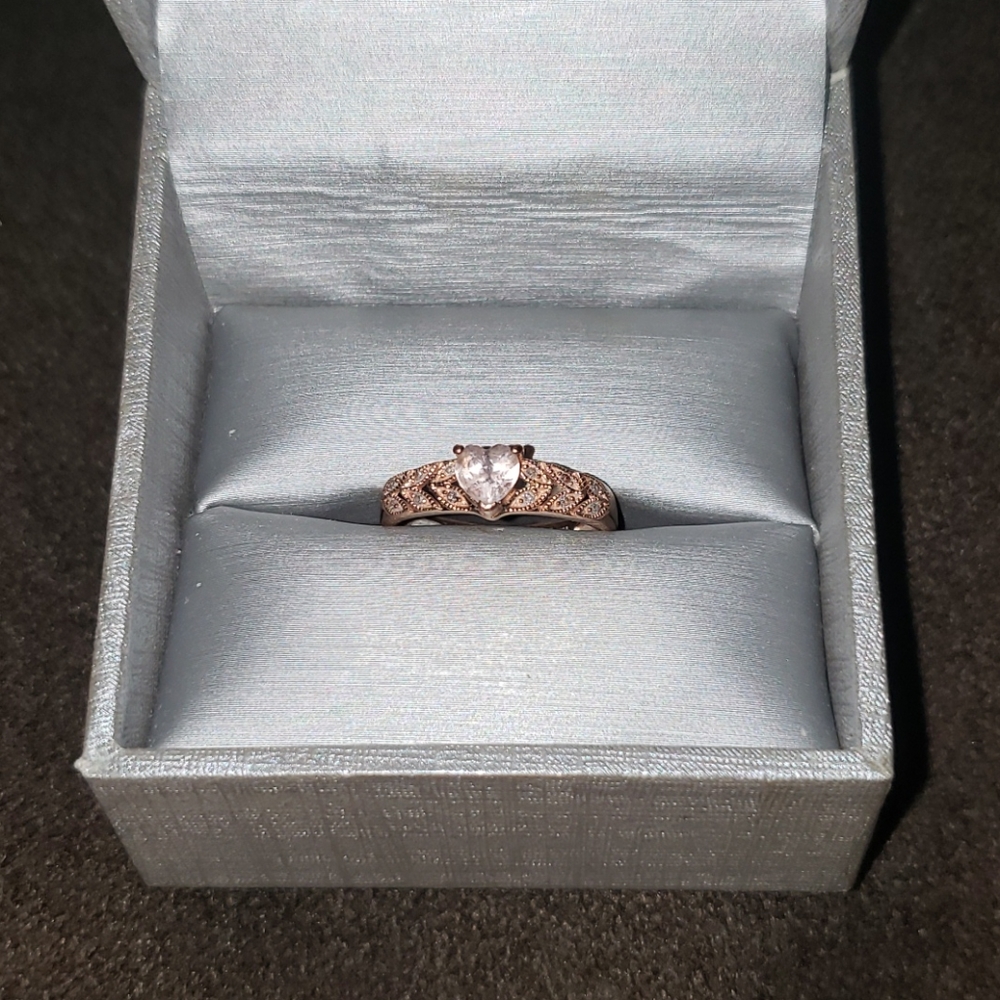 Zales Morganite 10 kt rose gold w/ diamond chips